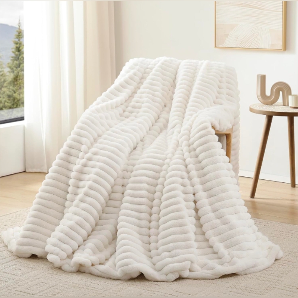 Queen Size - 3 Piece Fluffy Duvet Cover Set - Cover & 2 Pillow Cases